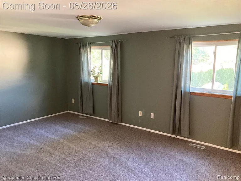261 Charterhouse Dr — Photo 7