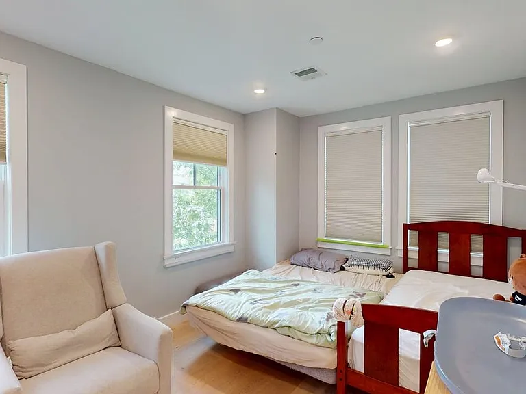 83 Alpine St #3 — Photo 6
