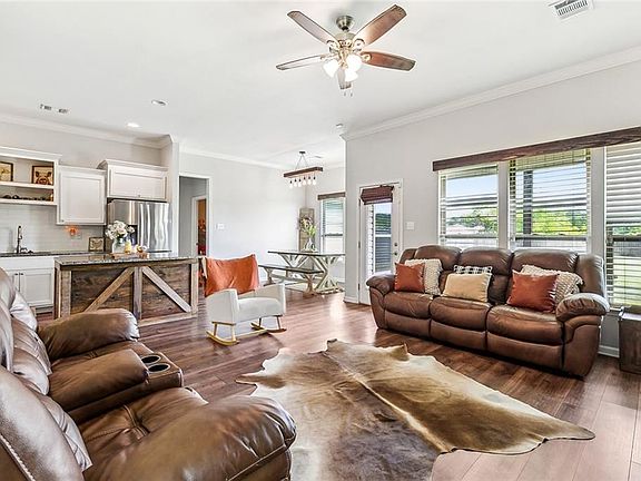 4th image of 29190 Honeysuckle Ln