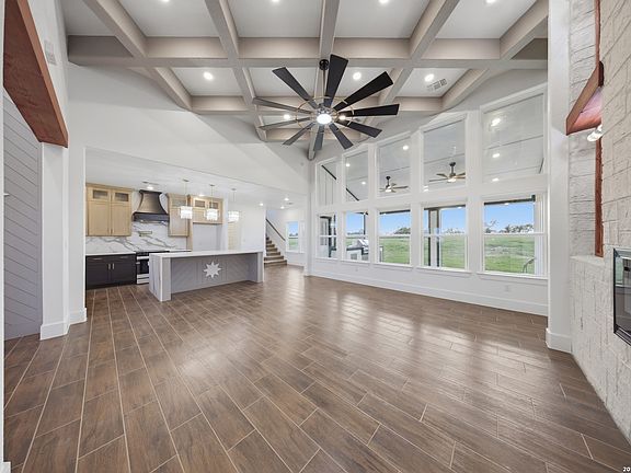 3rd image of 207 Hidden Ranch