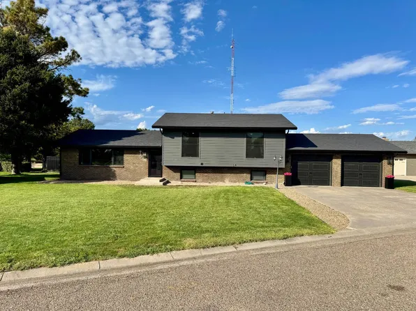 950 Centennial Dr, Goodland, KS 67735