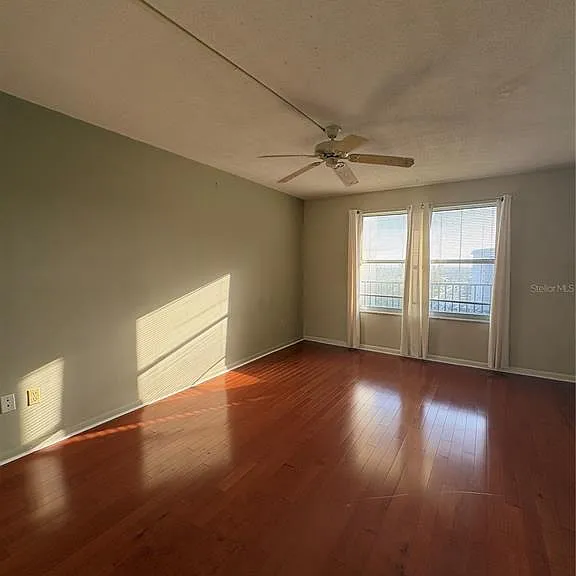 5220 Brittany Dr S #803 — Photo 31