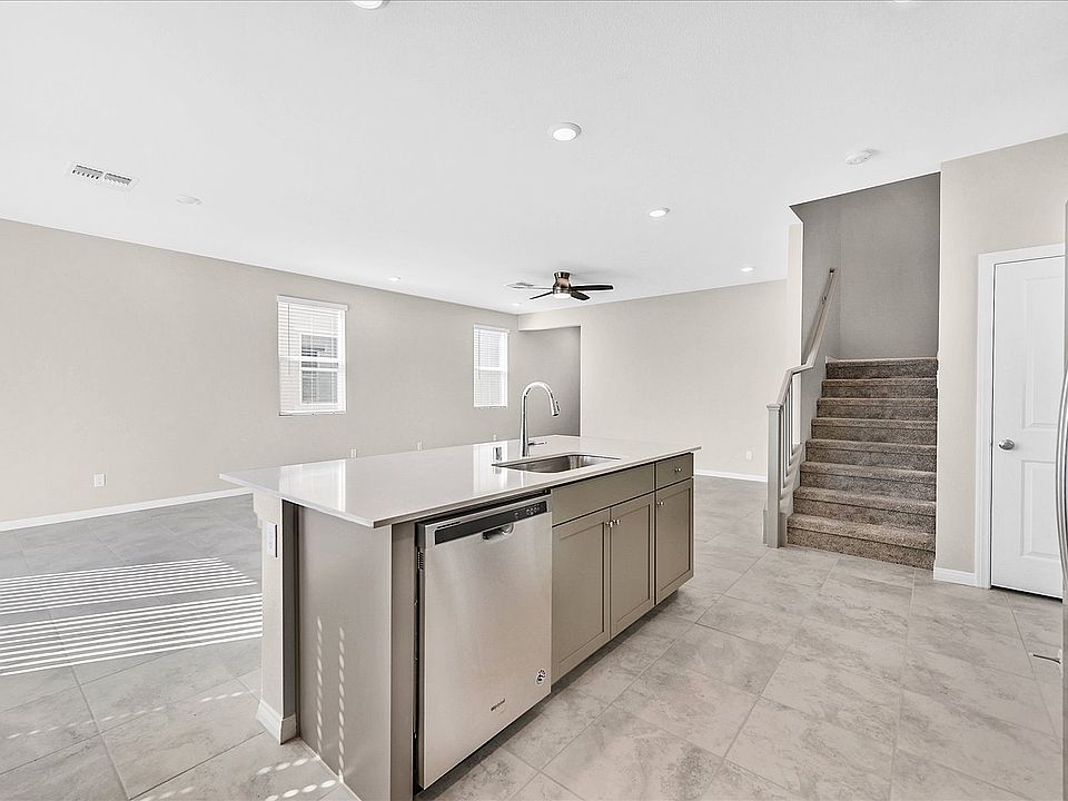 1st image of 10404 Candelabra Cactus St
