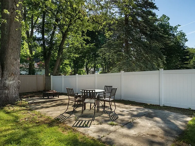 221 Totten Pond Rd — Photo 30