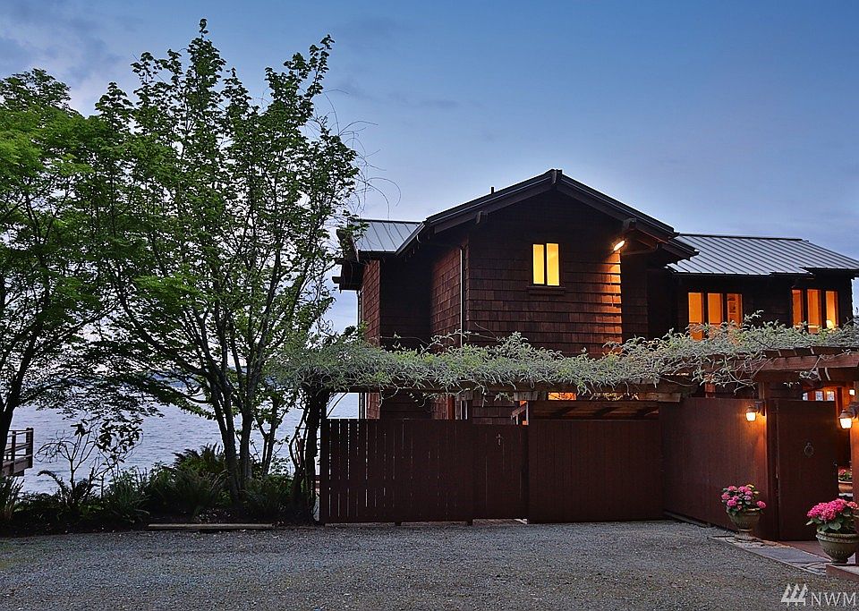 1st image of 2071 Eastpoint Dr
