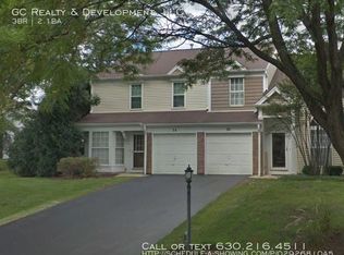 34 Carey Ln, Streamwood, IL