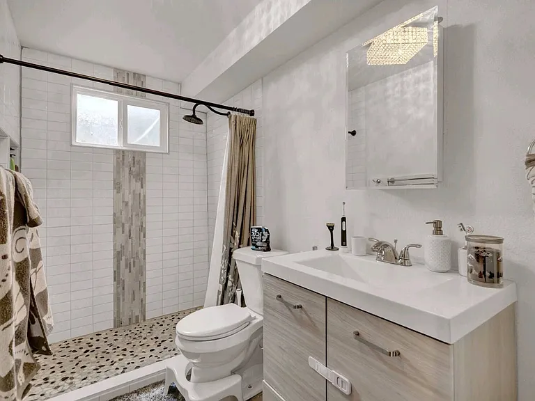 341 Longfellow Dr — Photo 18