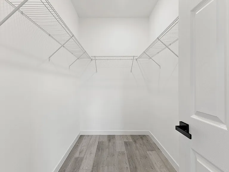 602 Desmoines Ct — Photo 35