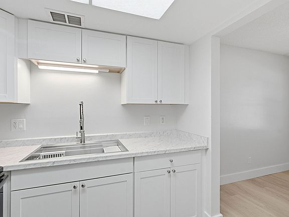 3rd image of 1283 Pierce St APT 2
