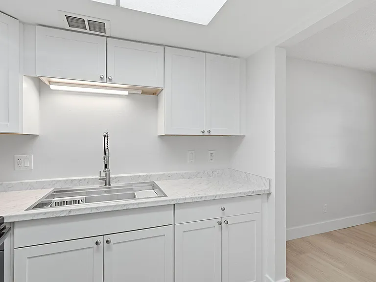 1283 Pierce St #2 — Photo 3