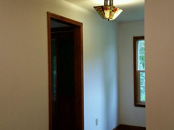 4th image of 126 Bridge St