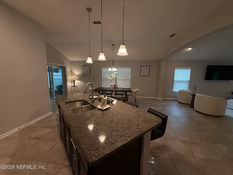 686 Glendale Ln — Photo 15