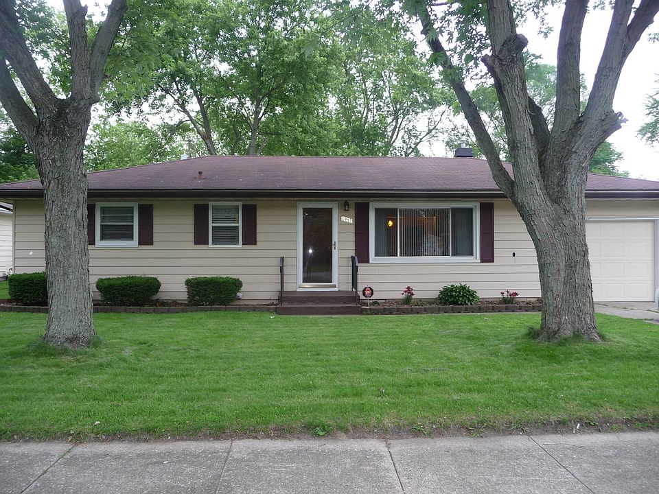 1st image of 2957 Evelyn St