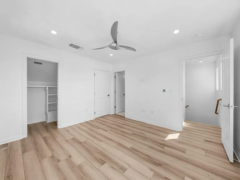 512 W Saint Johns Ave #B — Photo 12