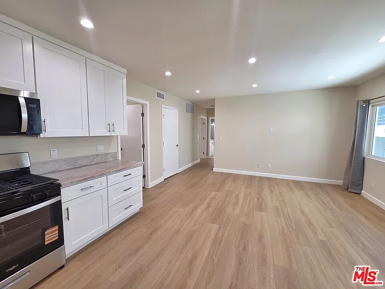 1449 Butler Ave #3 — Photo 3