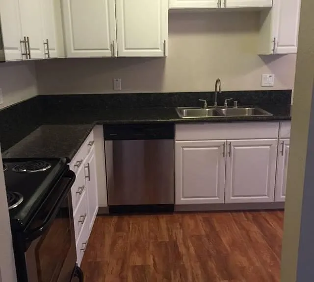 1 Bedroom kitchen
