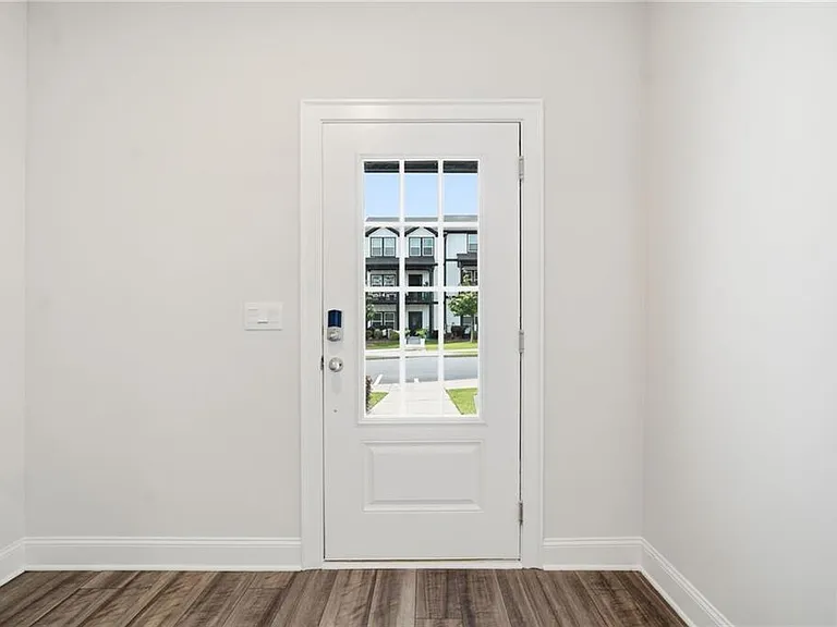 407 Lincoln St — Photo 10