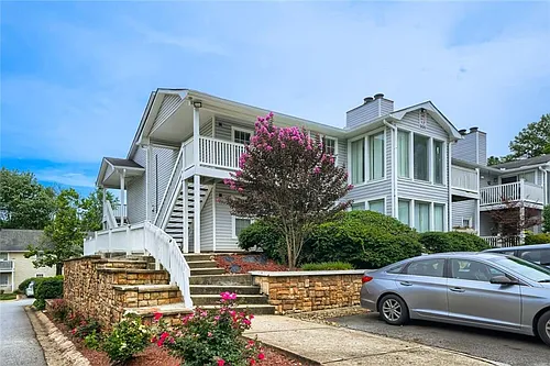 905 Augusta Dr Photo 1