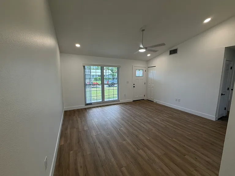 7608 Humboldt Ave — Photo 9