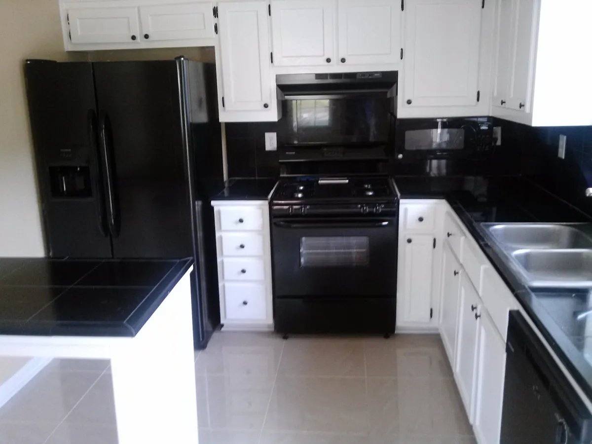 Building Photo - 5866 Summerglen Ln