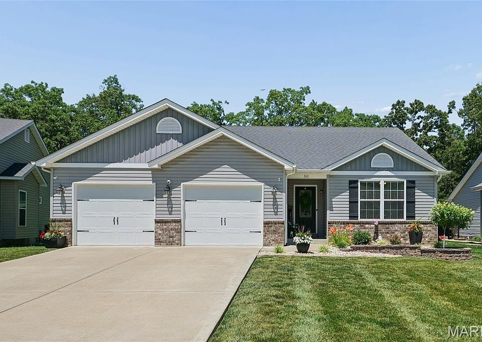 1st image of 511 Indian Lake Dr