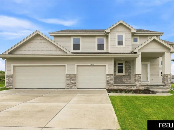 12615 Carpenter St, Omaha, NE 68138