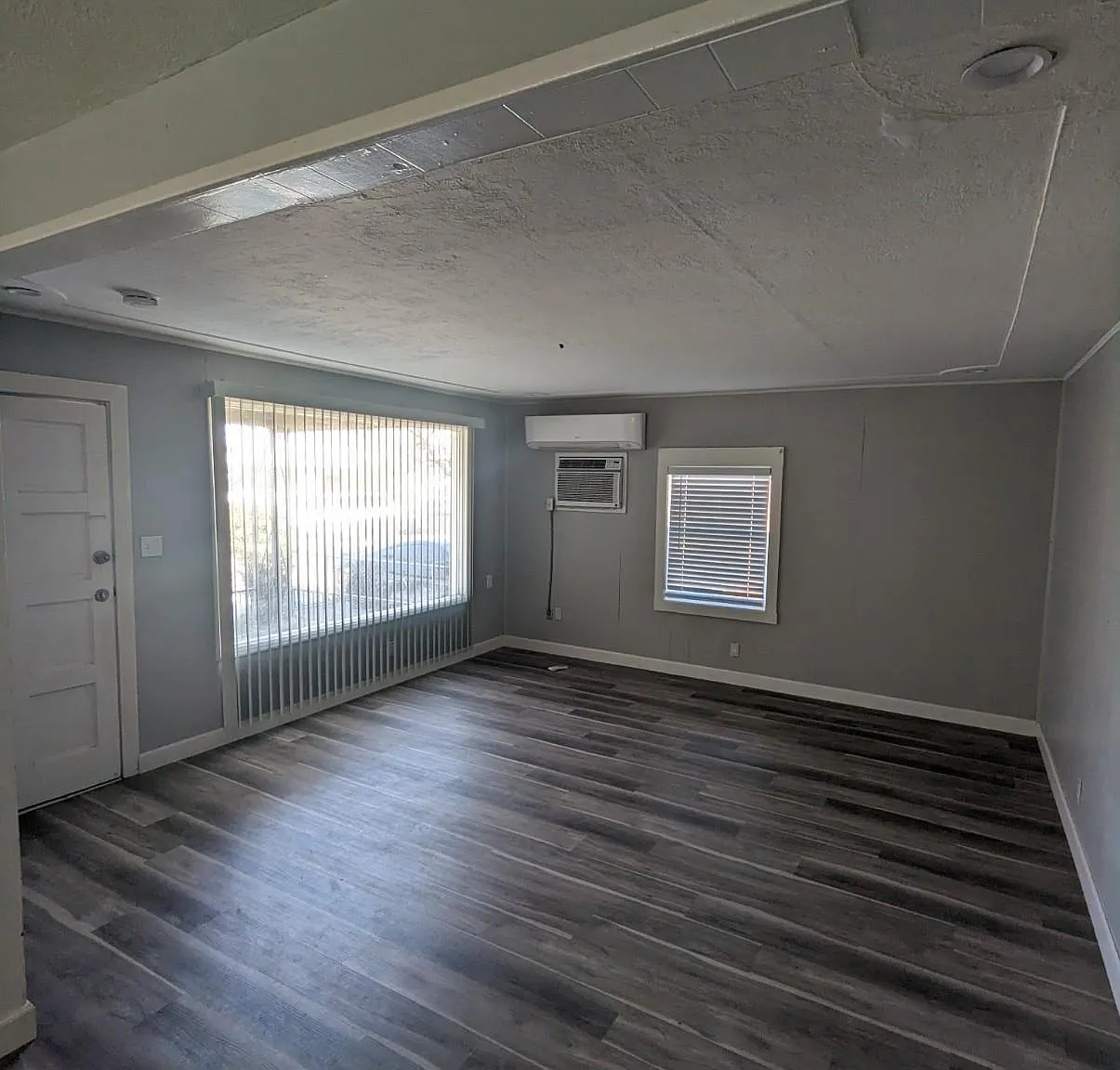 4 bed, 1230 sqft, $2,650 — Photo 3