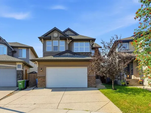 274 NE Autumn Cir SE, Calgary, AB T3M 0J8