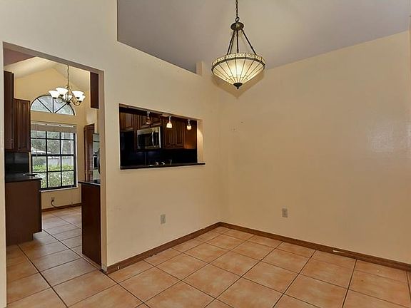 5th image of 7411 N Packwood Ave