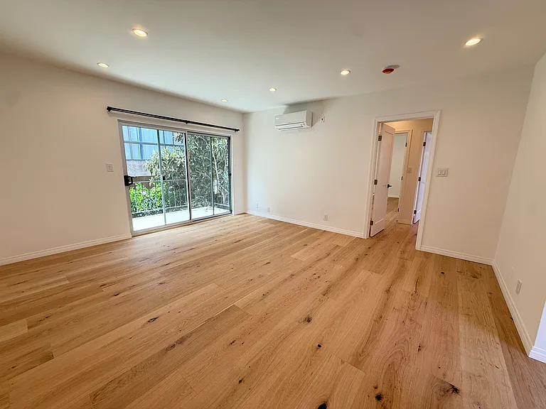 515 Pier Ave #3 — Photo 1