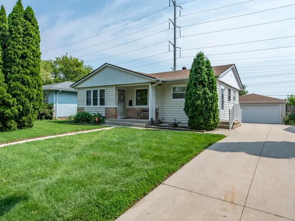 1635 W Greenwood Ave, Waukegan, IL 60087