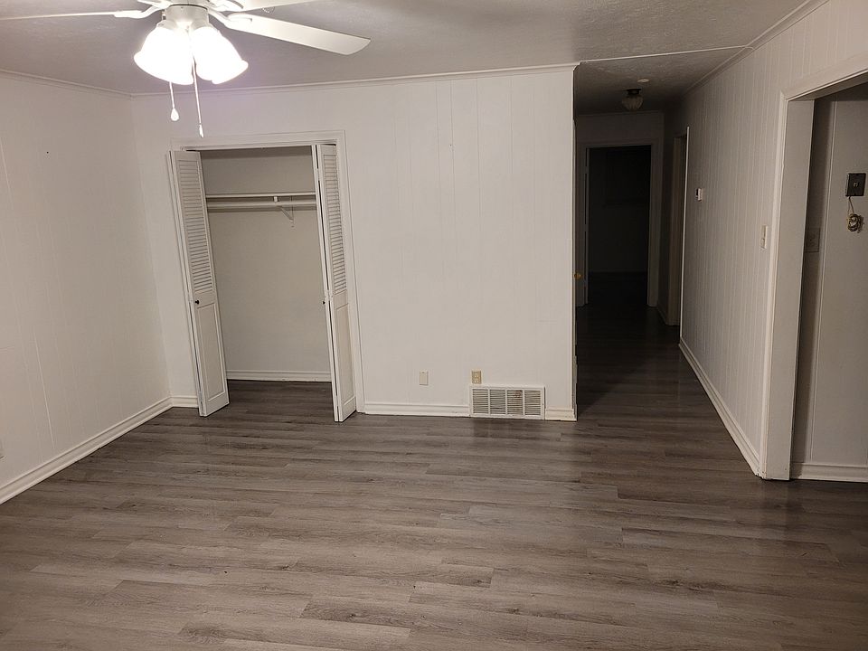 1st image of 609 E University Ave #B