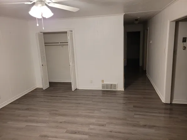 609 E University Ave #B, Waxahachie, TX 75165