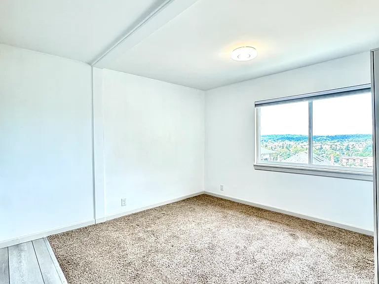 419 Cedar Ave S — Photo 15