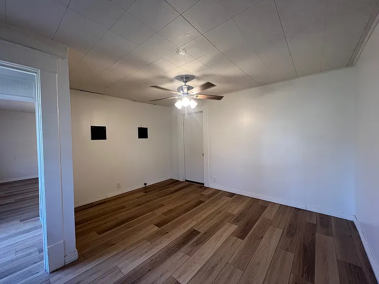122 Robertson St — Photo 10