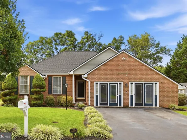 117 Gemstone Dr, Martinsburg, WV 25401