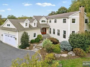 470 Sterling Pl, Ridgewood, NJ 07450