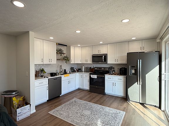 5th image of 13447 Westwood Ln #2