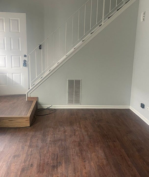 2nd image of 113 Hazelnut Dr