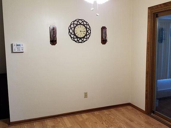 3rd image of 813 N Fernwood Cir