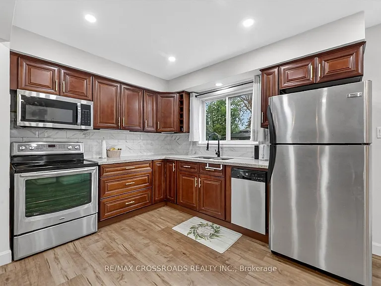 357 Pompano Ct — Photo 11