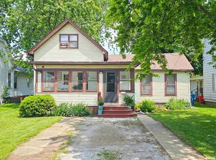 75 W 5th St, El Paso, IL 61738
