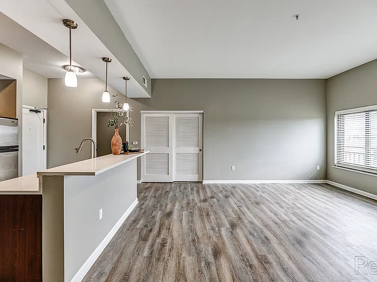 Zona Rosa Apartments — Photo 6