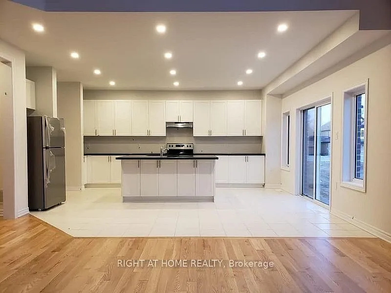 5 bed, $3,200 — Photo 2