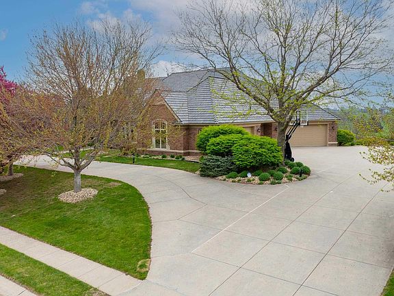 3rd image of 4905 N 196th Cir
