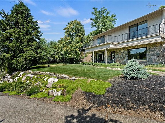 2nd image of 2391 Kays Creek Dr