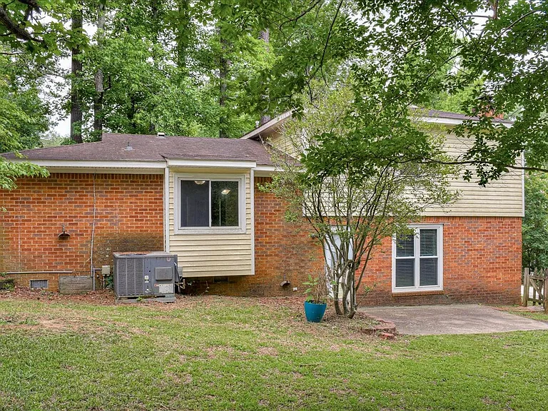 303 Meadowlake Dr — Photo 31