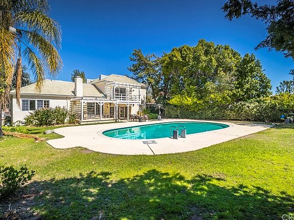 2nd image of 18900 Pasadero Dr