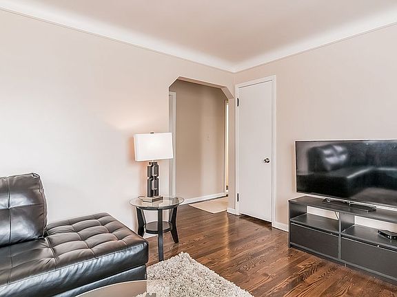 4th image of 22317 Blackburn St