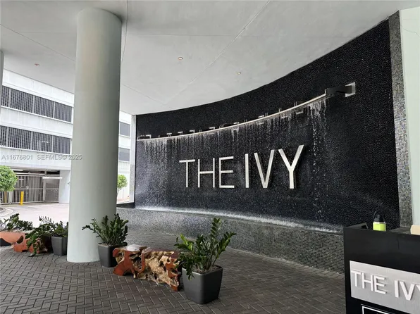 90 SW 3rd St APT 1416, Miami, FL 33130